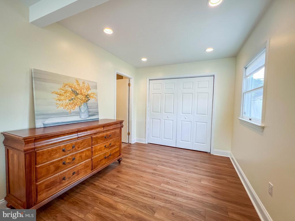 64 Long Loop Road Levittown, PA 19056 - Photo 23 of 40 Primary Bedroom Dressing Area