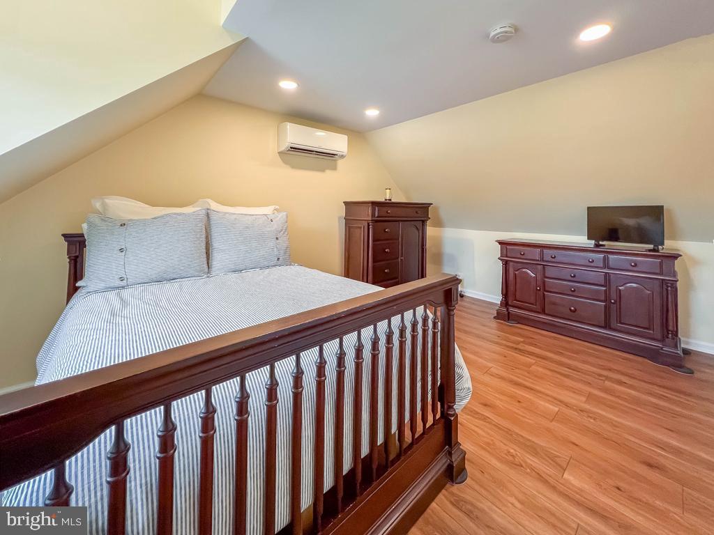 64 Long Loop Road Levittown, PA 19056 - Photo 36 of 40 2nd Bedroom