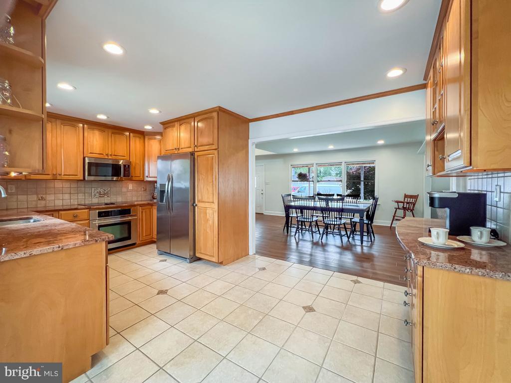 64 Long Loop Road Levittown, PA 19056 - Photo 9 of 40 Stainless Steel Appliances in Kitchen