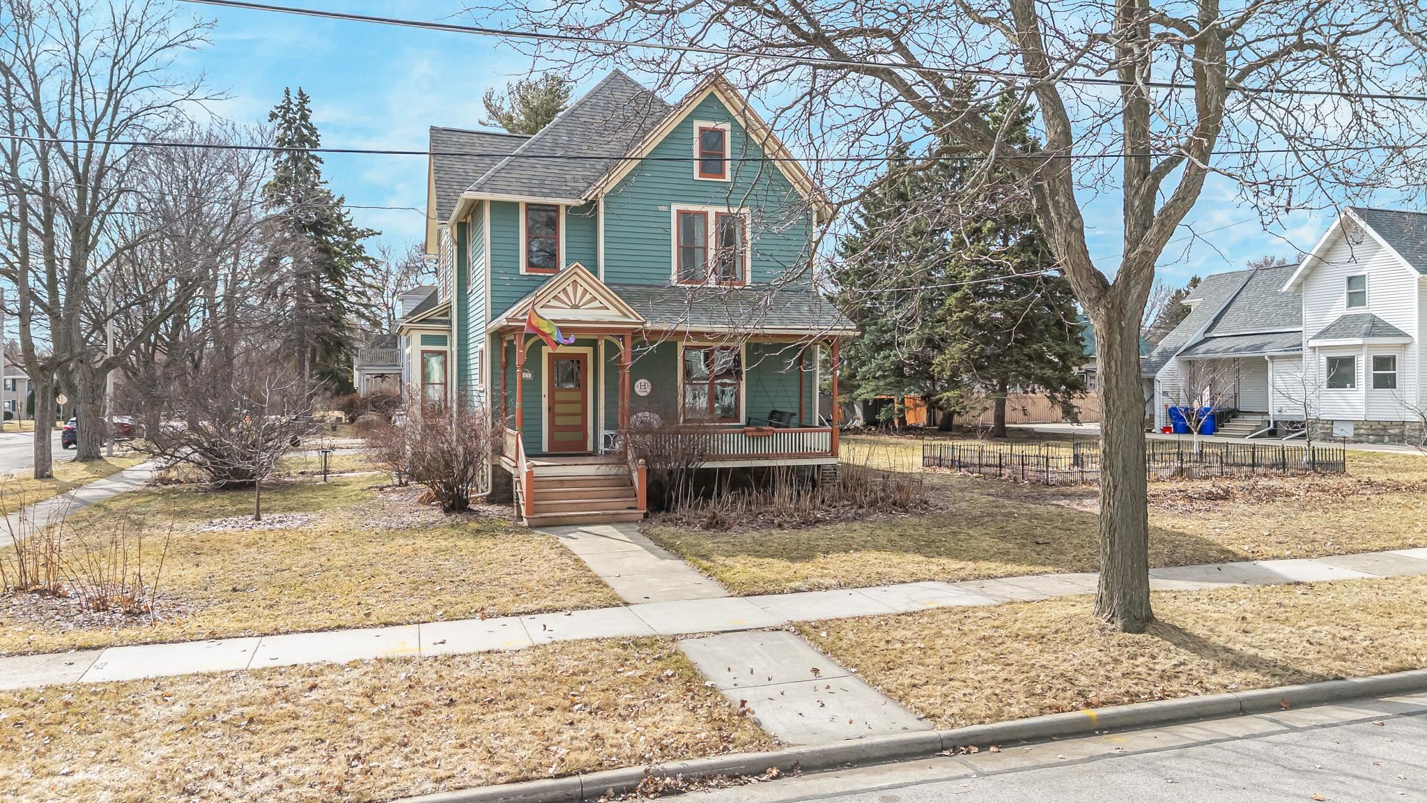 913 West 5th Street Appleton, WI 54914 - Photo 6 of 62