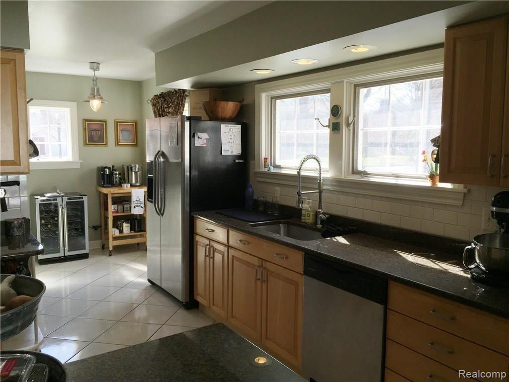1580 Oxford Road Grosse Pointe, MI 48236 - Photo 7 of 23 Kitchen 1.JPG