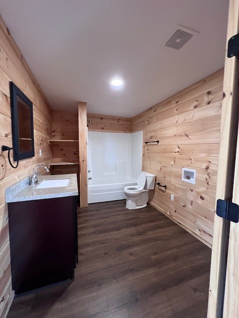 135 Redbud Trail Dunlap, TN 37327 - Photo 6 of 12 a large bathroom with a sink and a mirror