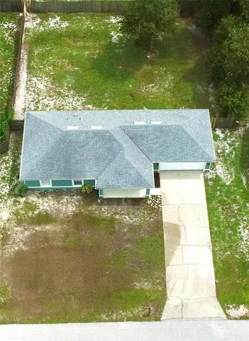 a view of an outdoor space