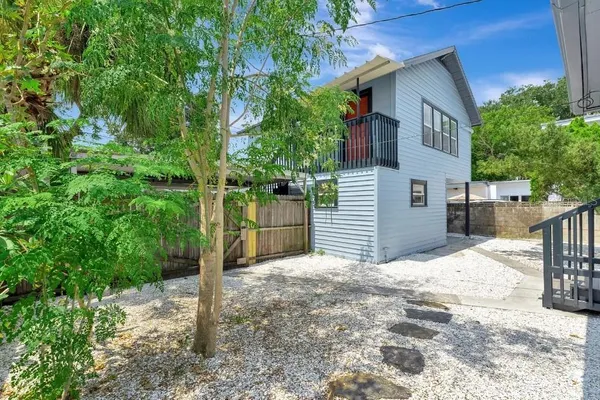 $2,000 | 828 22nd Avenue North, Unit 1/2, St. Petersburg, FL 33704