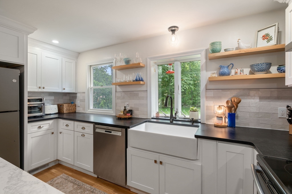 10 James Road Hanover, MA 02339 - Photo 12 of 41