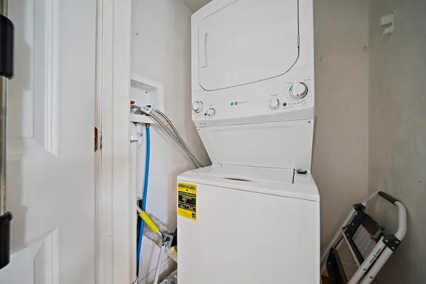 $5,250 | 662 East 7th Street, Unit 3, Boston, MA 02127