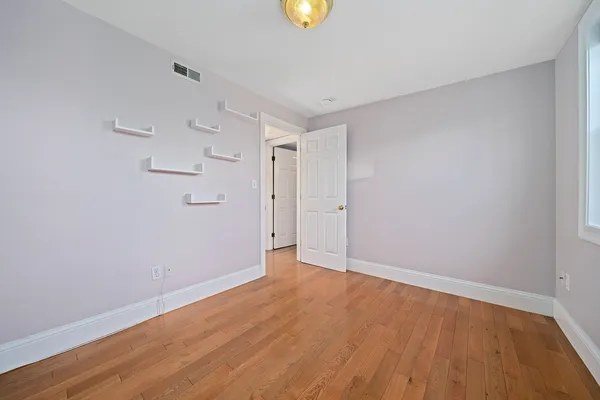 $5,250 | 662 East 7th Street, Unit 3, Boston, MA 02127