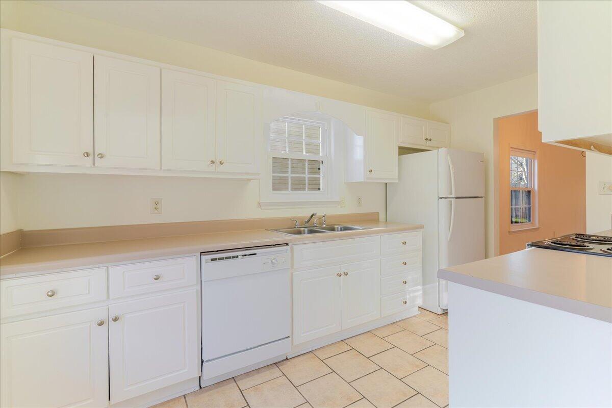 205 Sandy Run Aiken, SC 29803 - Photo 3 of 27