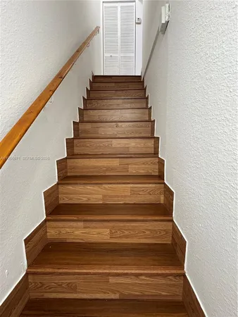 $2,100 | 1481 Northeast 150th Street, Unit 102, Miami, FL 33161