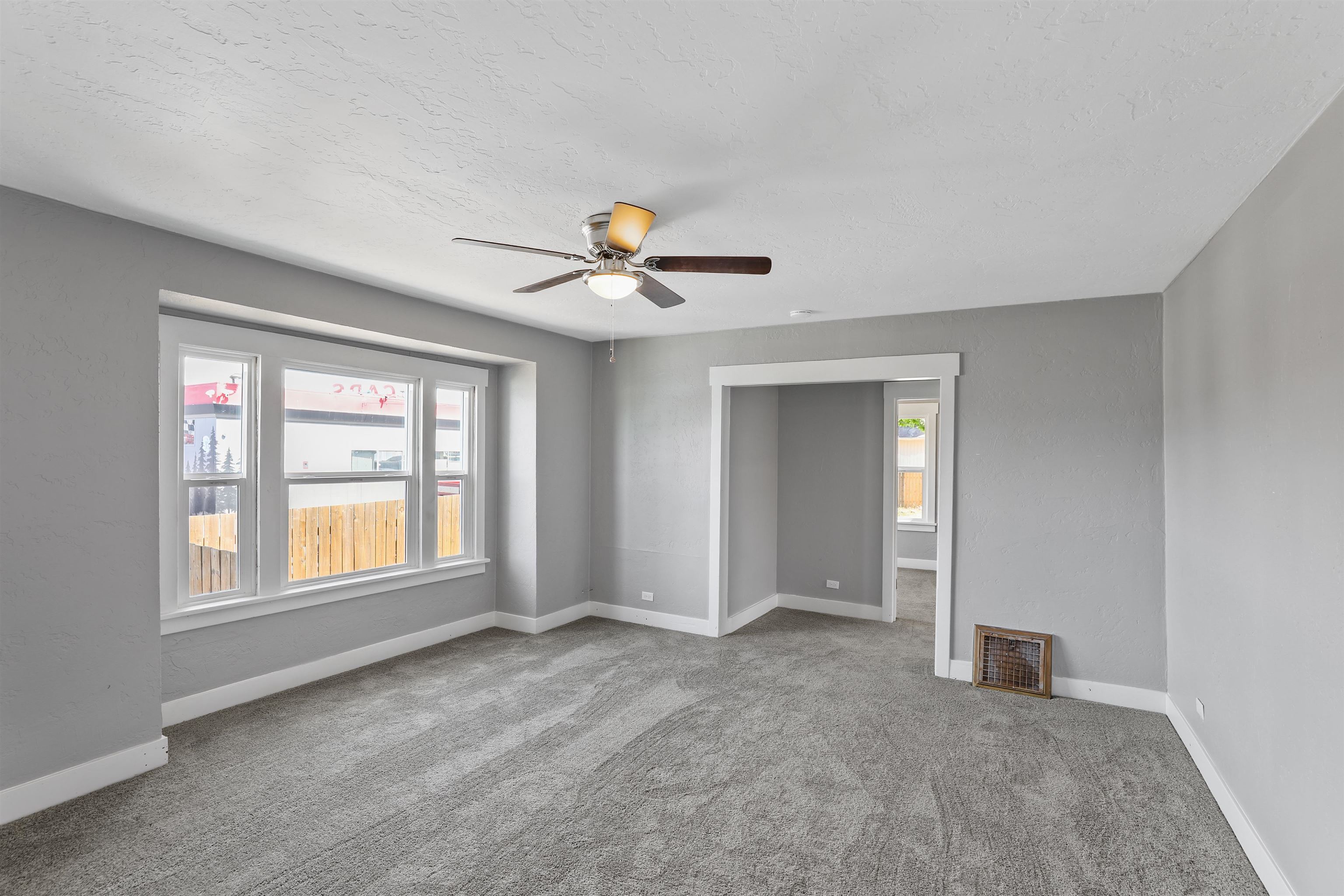 11 South Thor Street Spokane, WA 99202 - Photo 2 of 21