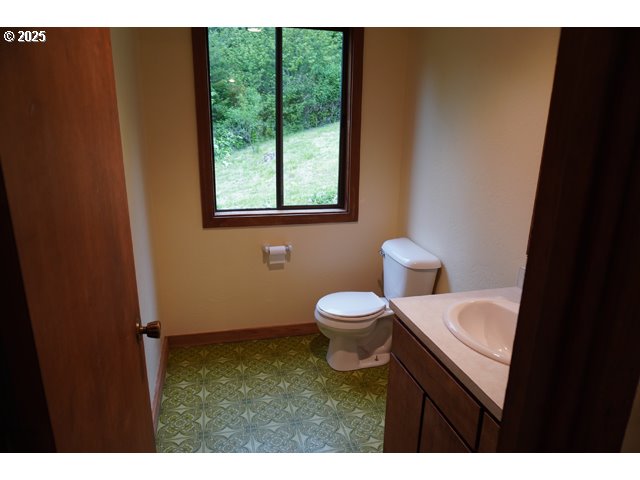 83247 Territorial Highway Eugene, OR 97405 - Photo 13 of 45 Kitchen