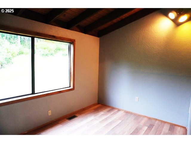 83247 Territorial Highway Eugene, OR 97405 - Photo 25 of 45 Bathroom