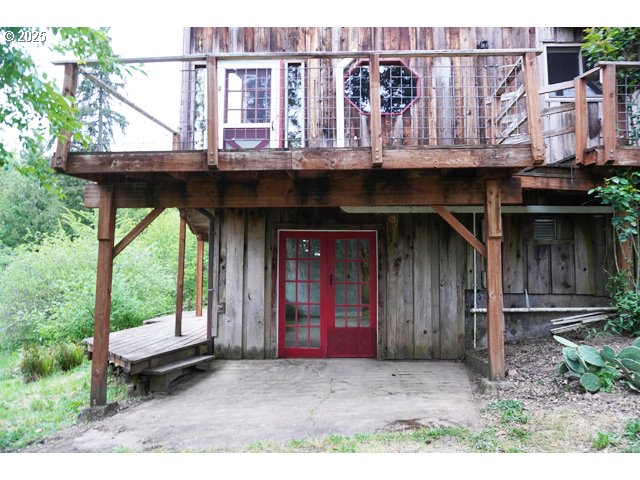 83247 Territorial Highway Eugene, OR 97405 - Photo 32 of 45 Living Room/Entrance
