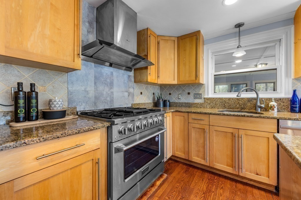 255 Worthen Road East Lexington, MA 02421 - Photo 10 of 32