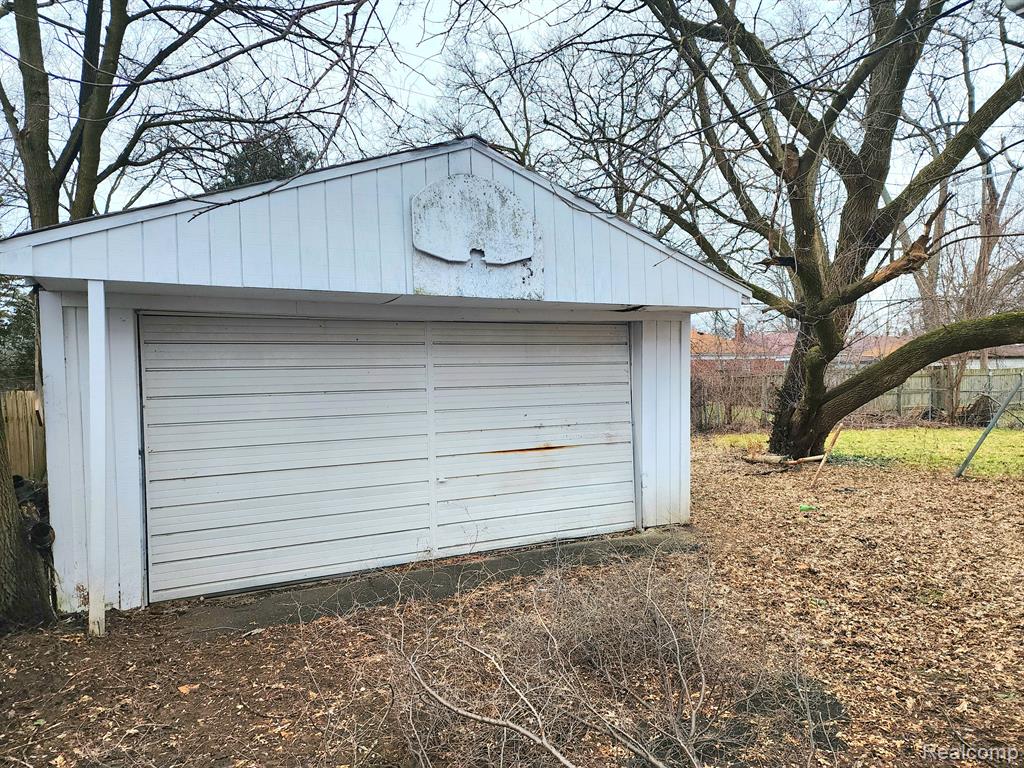 18951 Huntington Road Detroit, MI 48219 - Photo 21 of 22