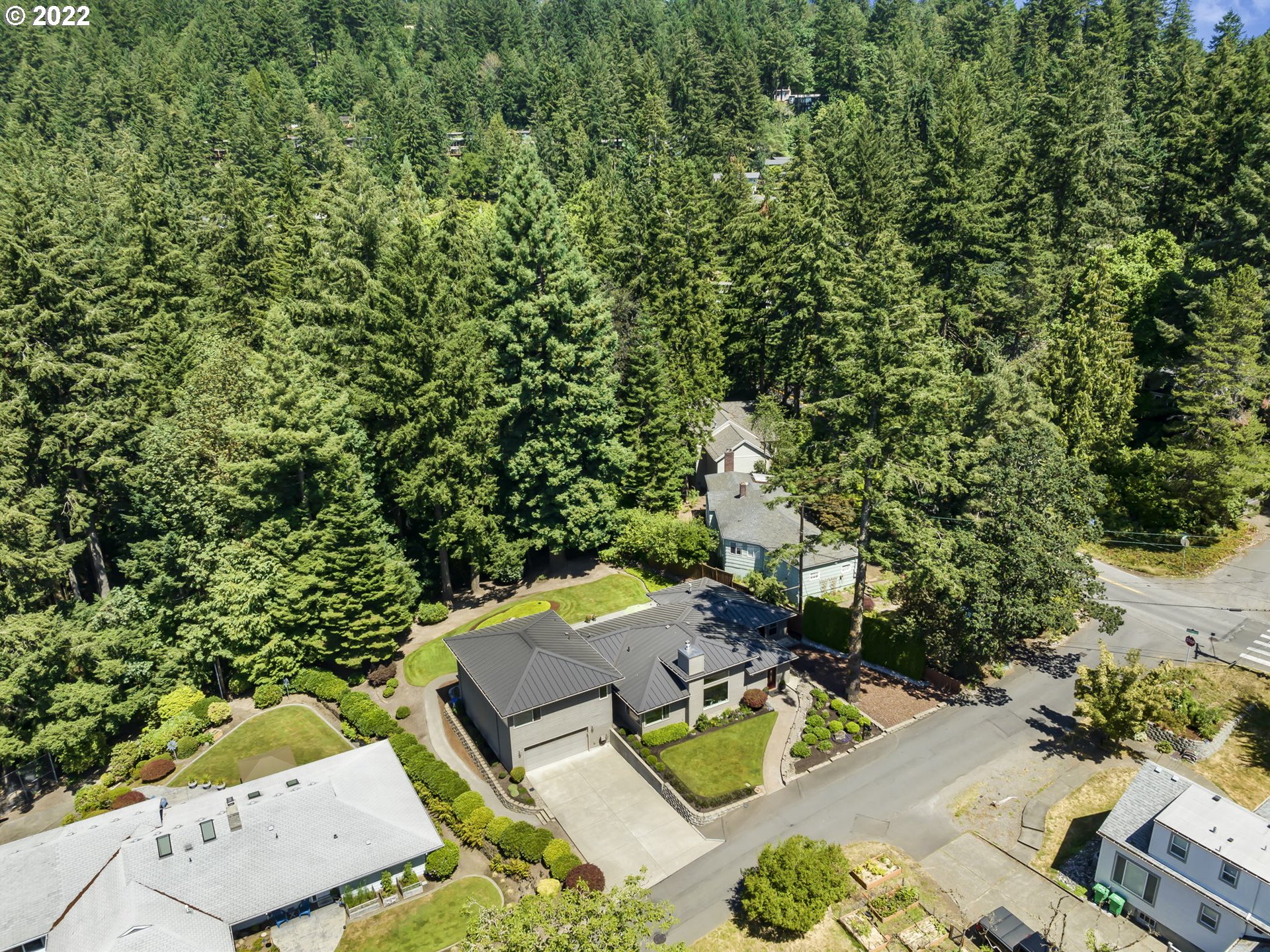 2045 Southwest Martha Street Portland, OR 97239 - Photo 20 of 23 Gallery Image 20