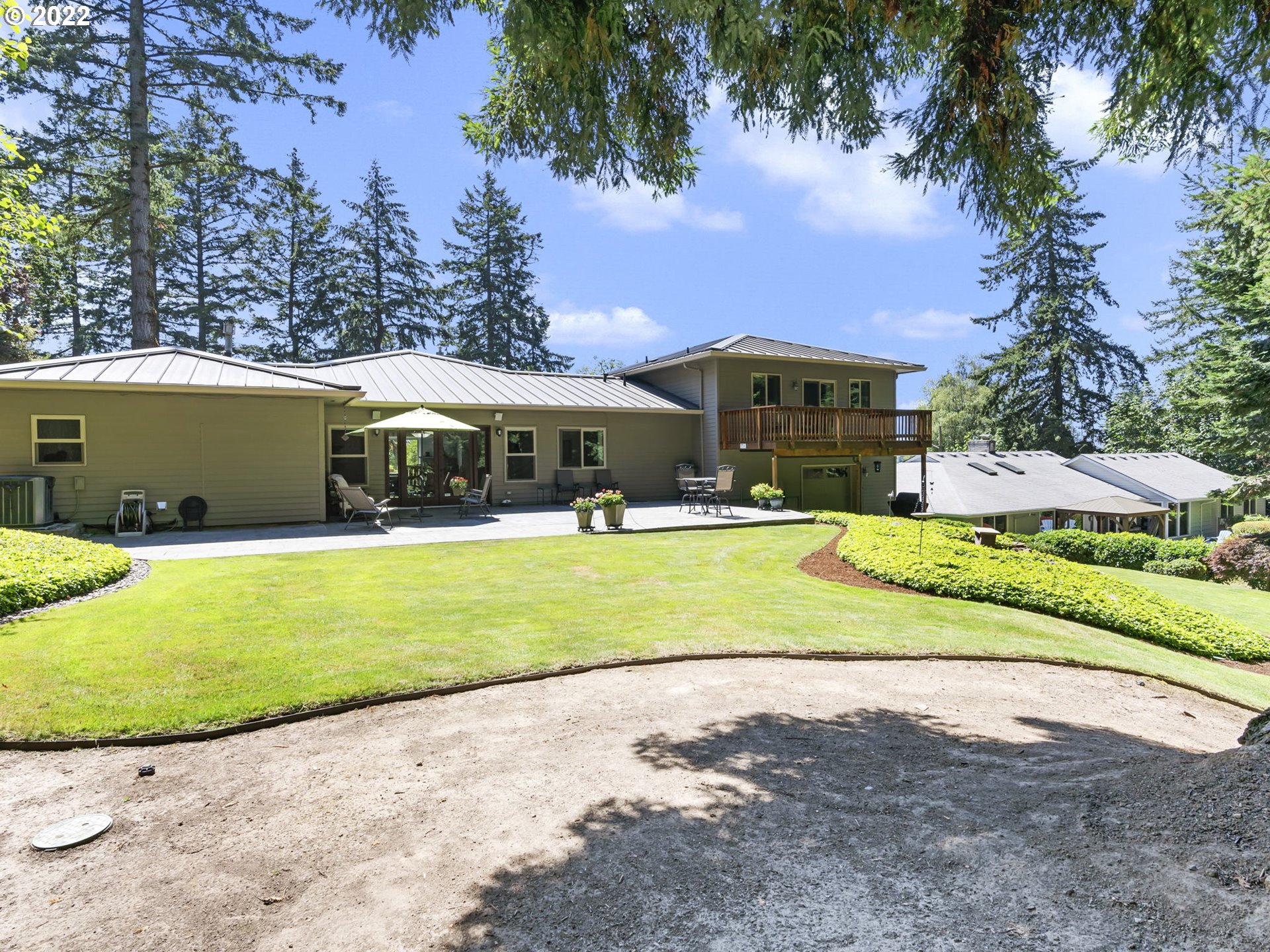 2045 Southwest Martha Street Portland, OR 97239 - Photo 2 of 23 Gallery Image 2