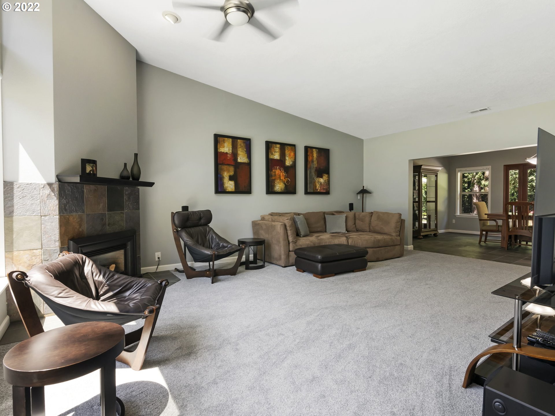 2045 Southwest Martha Street Portland, OR 97239 - Photo 3 of 23 Gallery Image 3