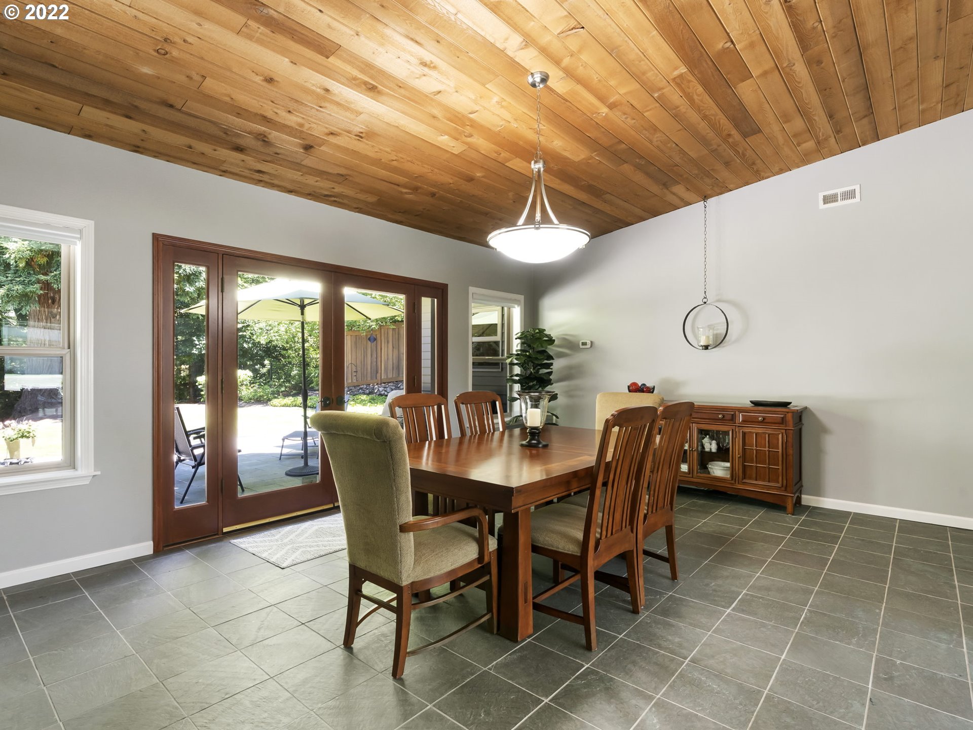 2045 Southwest Martha Street Portland, OR 97239 - Photo 5 of 23 Gallery Image 5