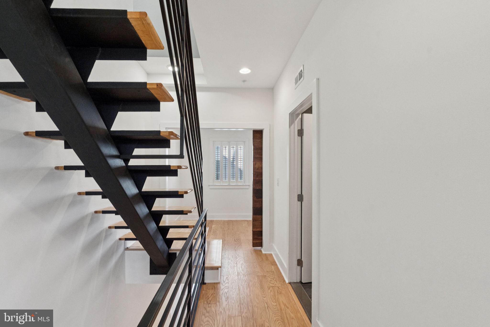 1825 Gerritt Street Philadelphia, PA 19146 - Photo 22 of 34 a view of entryway