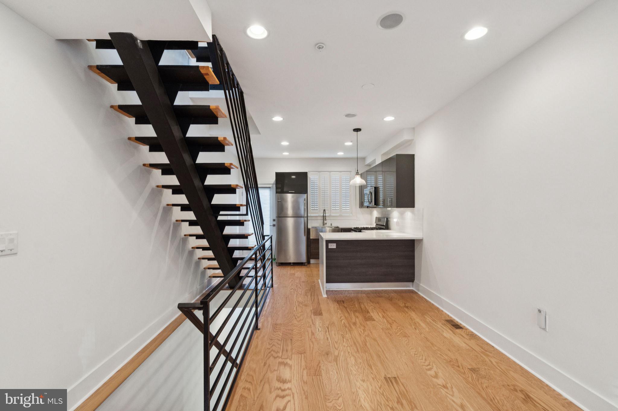 1825 Gerritt Street Philadelphia, PA 19146 - Photo 7 of 34