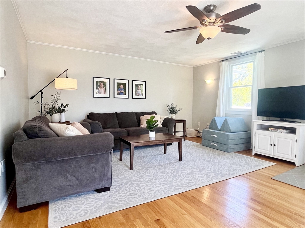 118 Lexington Road Billerica, MA 01821 - Photo 7 of 16 Gallery Image 7