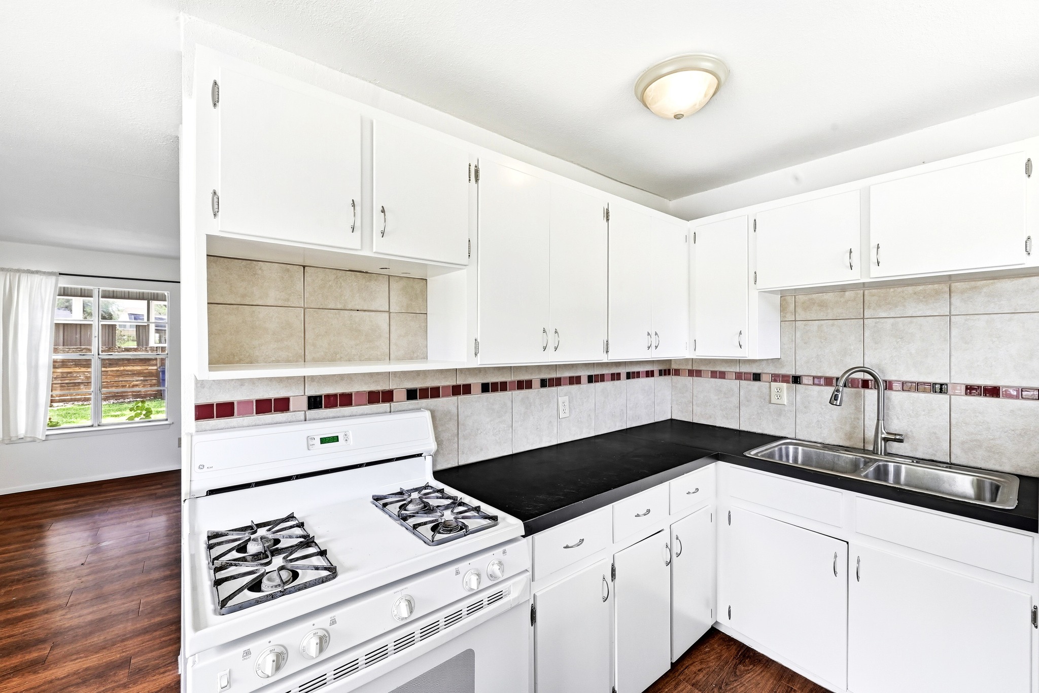 3604 Abbate Circle Austin, TX 78721 - Photo 15 of 23
