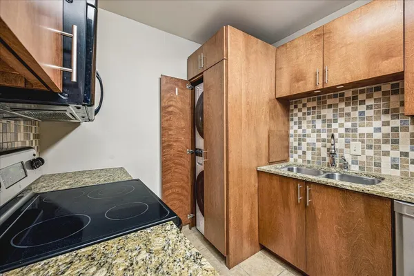 $150,000 | 2195 Poplar Avenue, Unit 303, Memphis, TN 38104