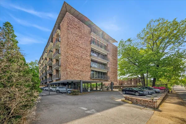 $150,000 | 2195 Poplar Avenue, Unit 303, Memphis, TN 38104
