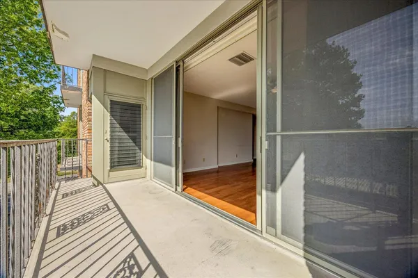 $150,000 | 2195 Poplar Avenue, Unit 303, Memphis, TN 38104