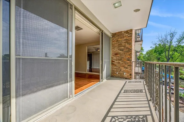 $150,000 | 2195 Poplar Avenue, Unit 303, Memphis, TN 38104