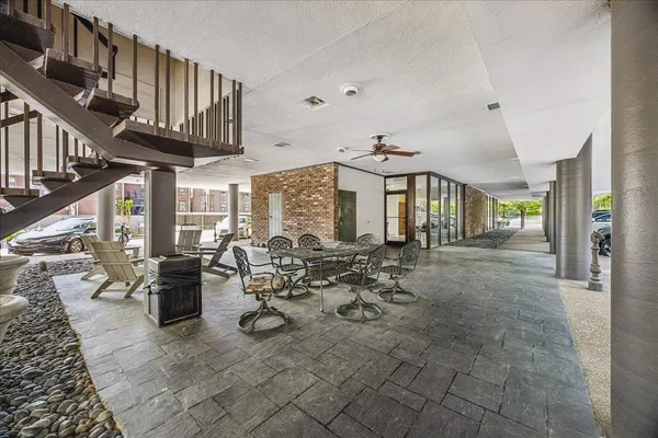 $150,000 | 2195 Poplar Avenue, Unit 303, Memphis, TN 38104