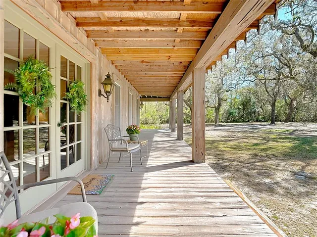 a view of a tennis court