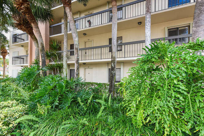 1401 Tidal Pointe Boulevard, Unit 202 Jupiter, FL 33477 - Photo 4 of 33 1401 Tidal Pointe Blvd Apt 202-small-003