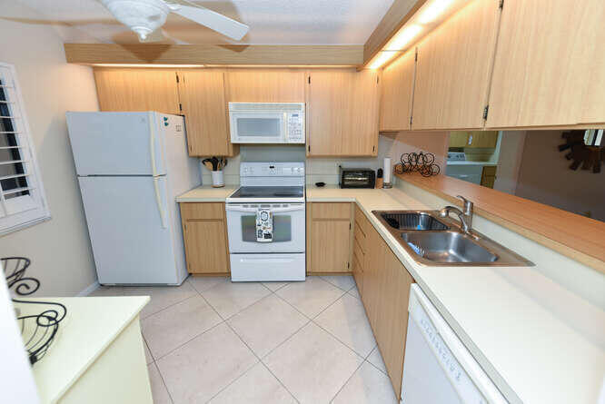1401 Tidal Pointe Boulevard, Unit 202 Jupiter, FL 33477 - Photo 5 of 33 1401 Tidal Pointe Blvd Apt 202-small-004