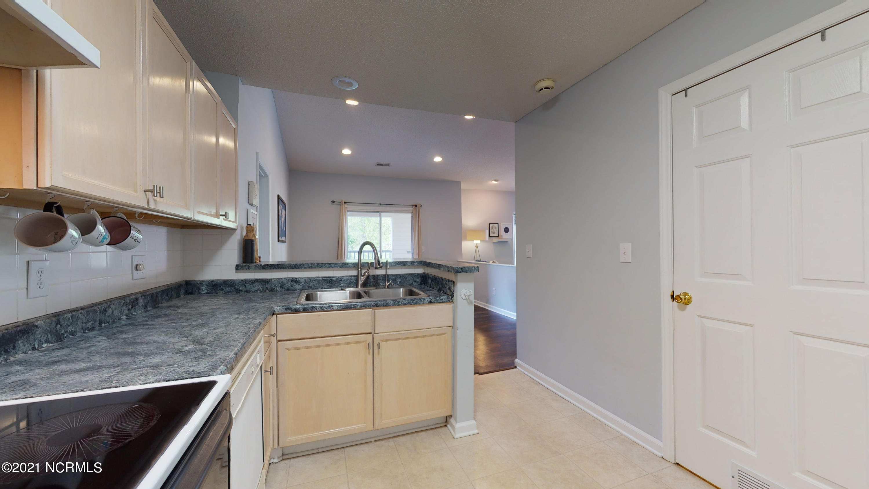 607 Spring Forest Road, Unit F Greenville, NC 27834 - Photo 12 of 34 607-F Spring Forest Road-28