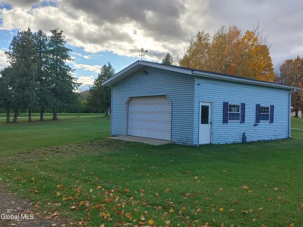 $315,900 | 81 Ferry Road, Crown Point, NY 12928