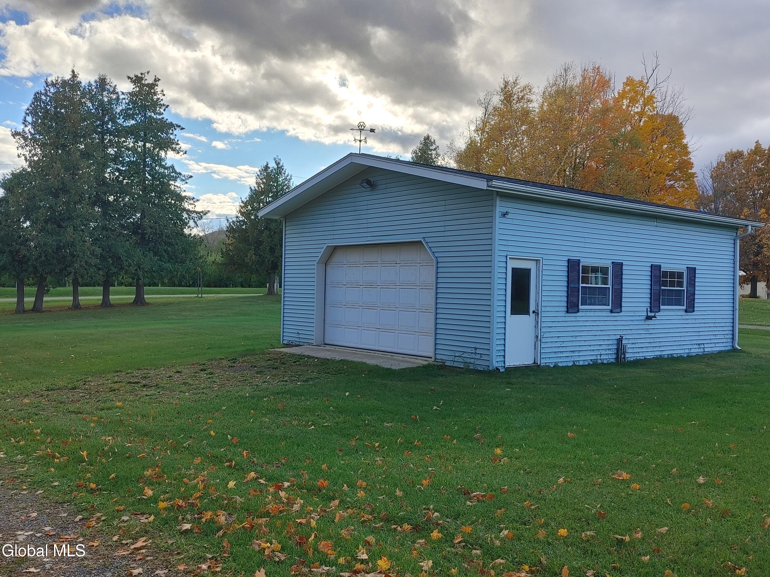 81 Ferry Road Crown Point, NY 12928 - Photo 4 of 25 1022251521b_HDR