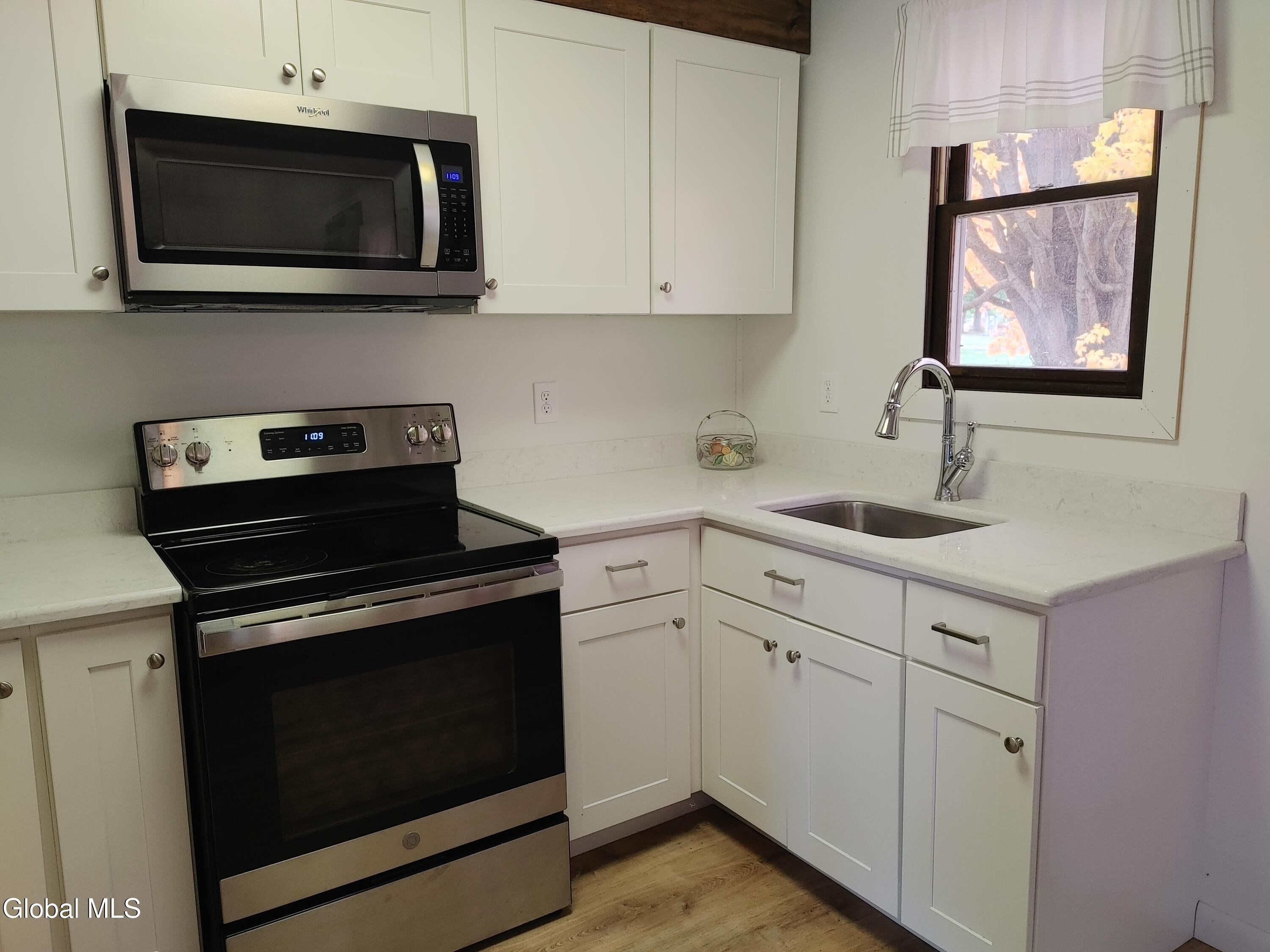 81 Ferry Road Crown Point, NY 12928 - Photo 6 of 25 1023251142b_HDR