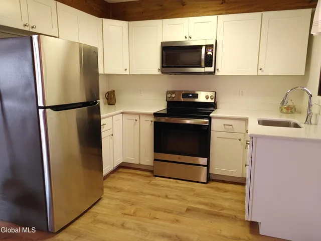 $315,900 | 81 Ferry Road, Crown Point, NY 12928