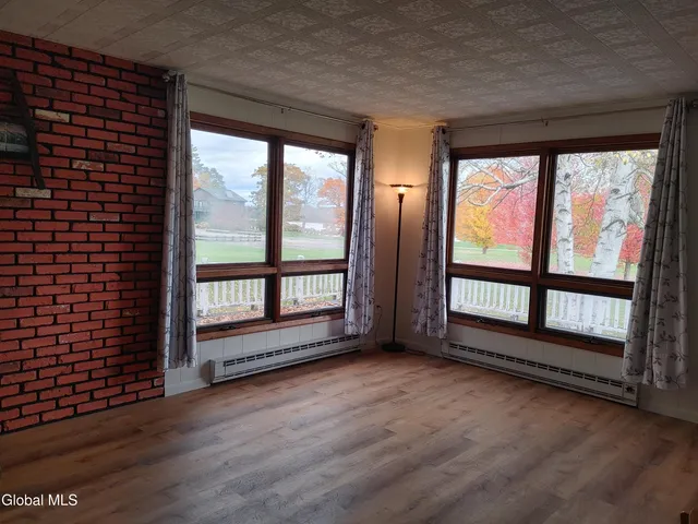 $315,900 | 81 Ferry Road, Crown Point, NY 12928