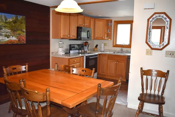 $475,000 | 32 Mountain View Drive, Cambridge, VT 05464