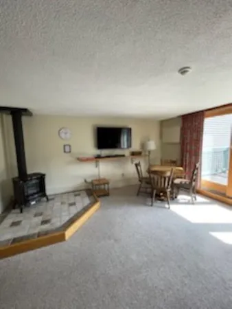 $475,000 | 32 Mountain View Drive, Cambridge, VT 05464