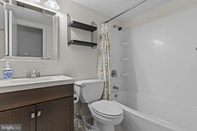 $262,000 | 4000 Gypsy Lane, Unit 637, Philadelphia, PA 19129