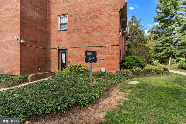 $262,000 | 4000 Gypsy Lane, Unit 637, Philadelphia, PA 19129