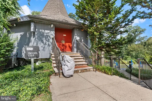 $262,000 | 4000 Gypsy Lane, Unit 637, Philadelphia, PA 19129