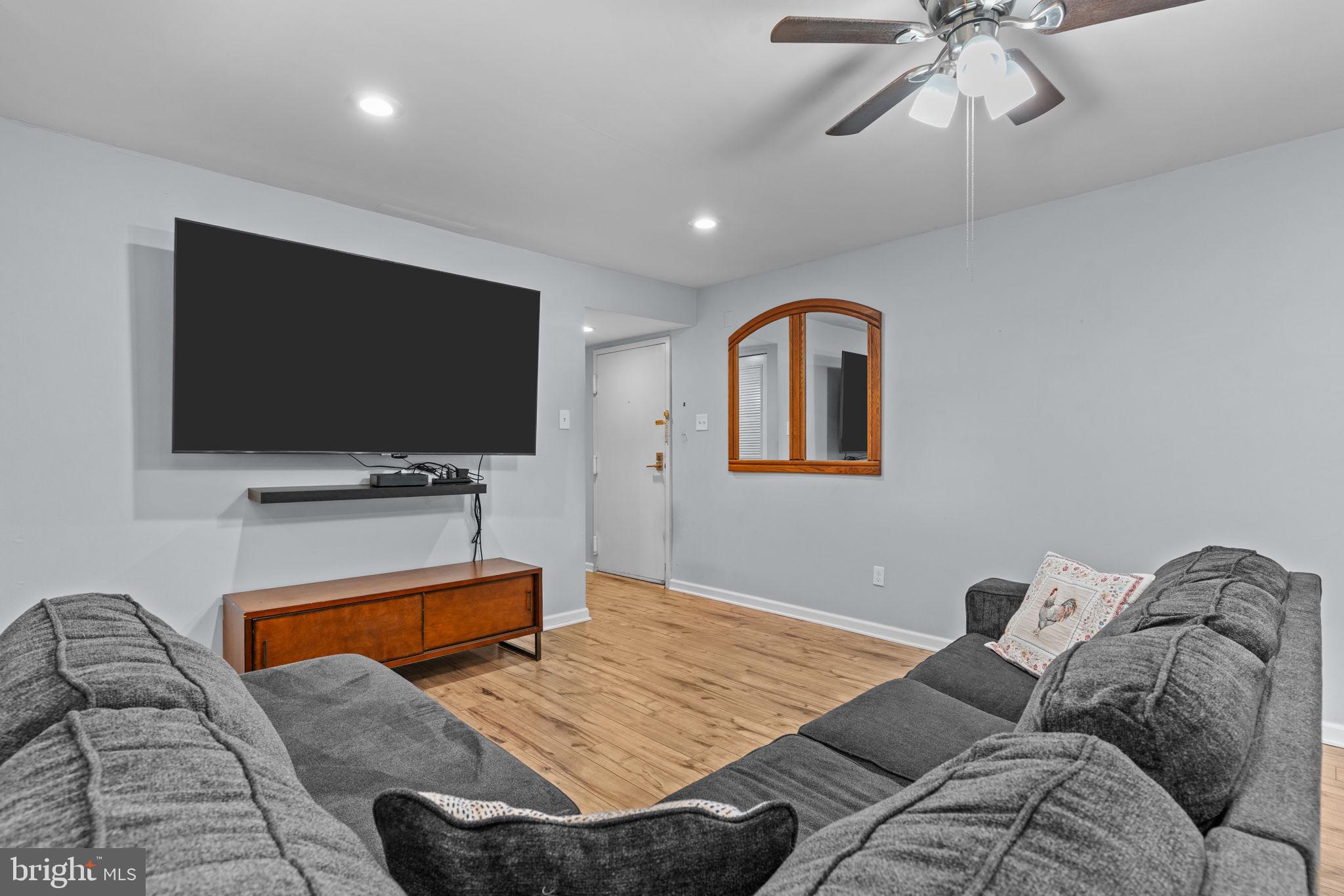 4000 Gypsy Lane, Unit 637 Philadelphia, PA 19129 - Photo 5 of 31