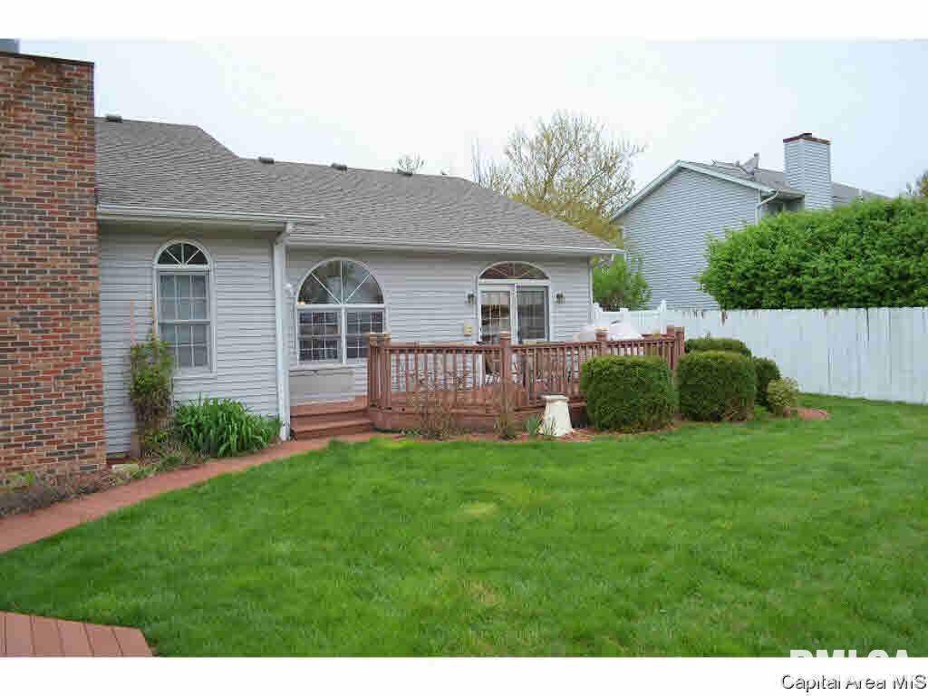 2512 Shawnee Drive Springfield, IL 62702 - Photo 33 of 36 Gallery Image 33