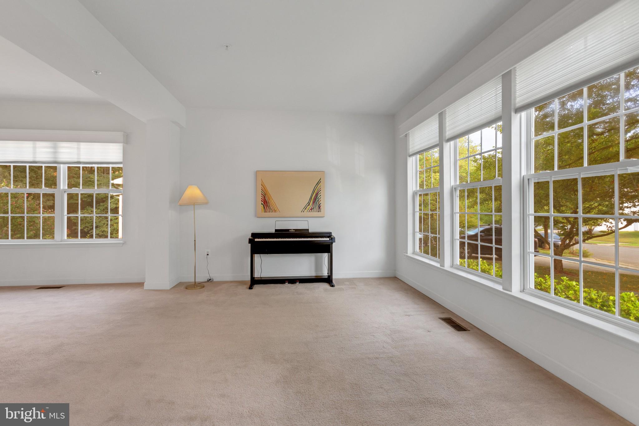 8807 Sumner Grove Drive Laurel, MD 20708 - Photo 3 of 52 Living Room