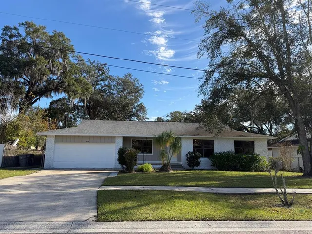 $2,300 | 575 Lake McCoy Drive, Apopka, FL 32712